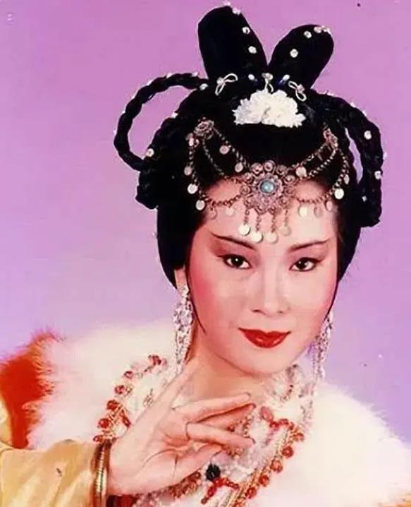 秋桦:曾是70年代亚视一姐,才华横溢却遭遇人生低谷 你是否记得古天乐