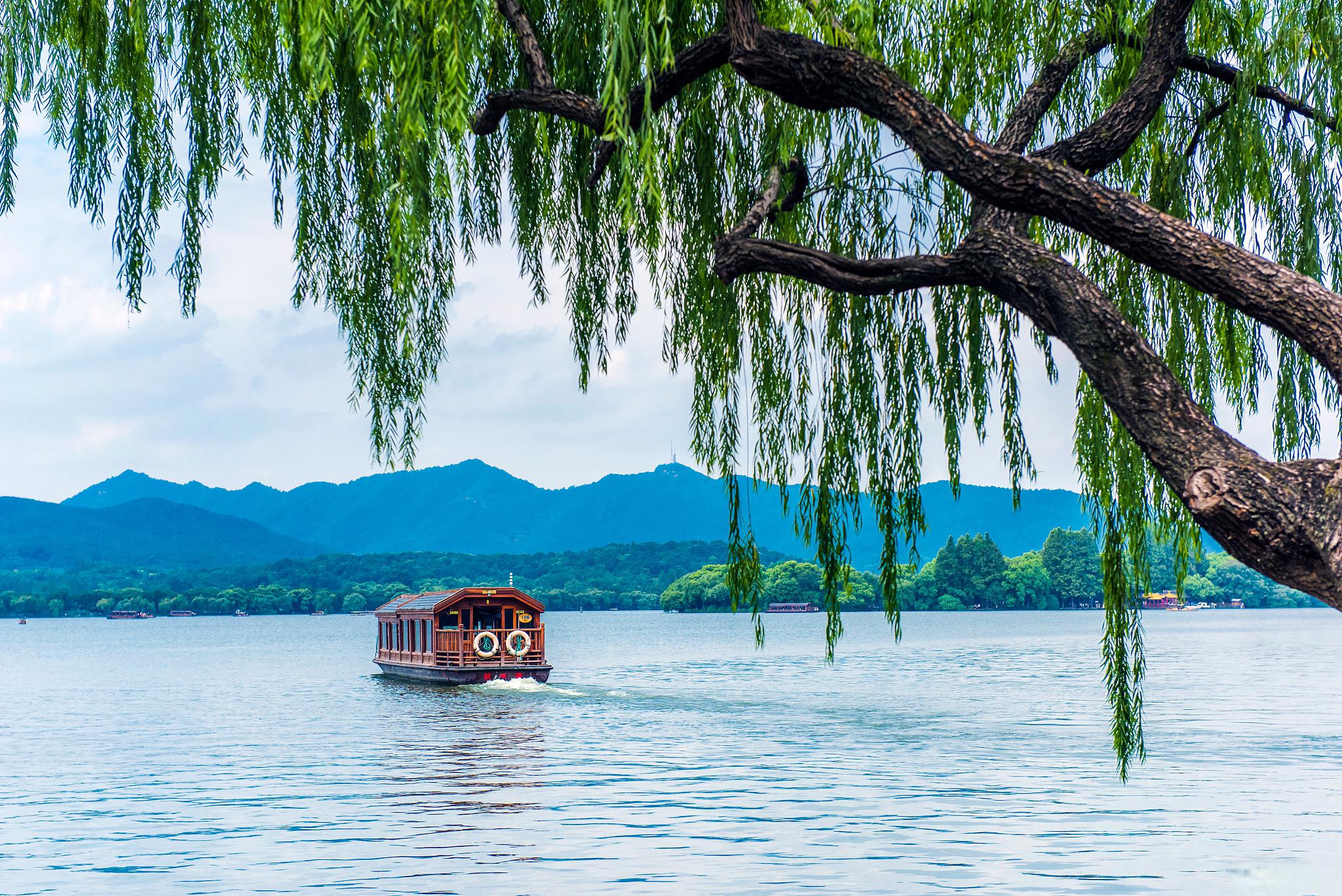 中国最大的城中湖 中国四大方位湖泊:杭州西湖,武汉东湖,嘉兴南湖