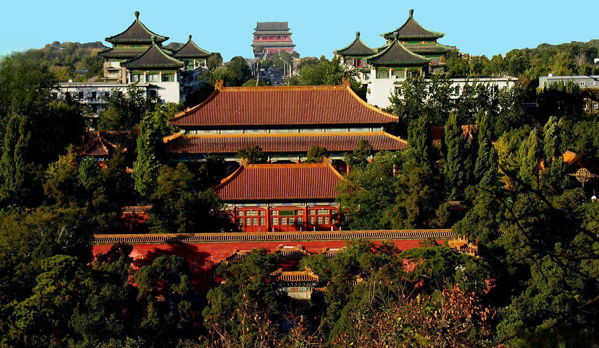 北京地坛公园:历史与文化的瑰宝 北京地坛公园位于东城区安定门外大街