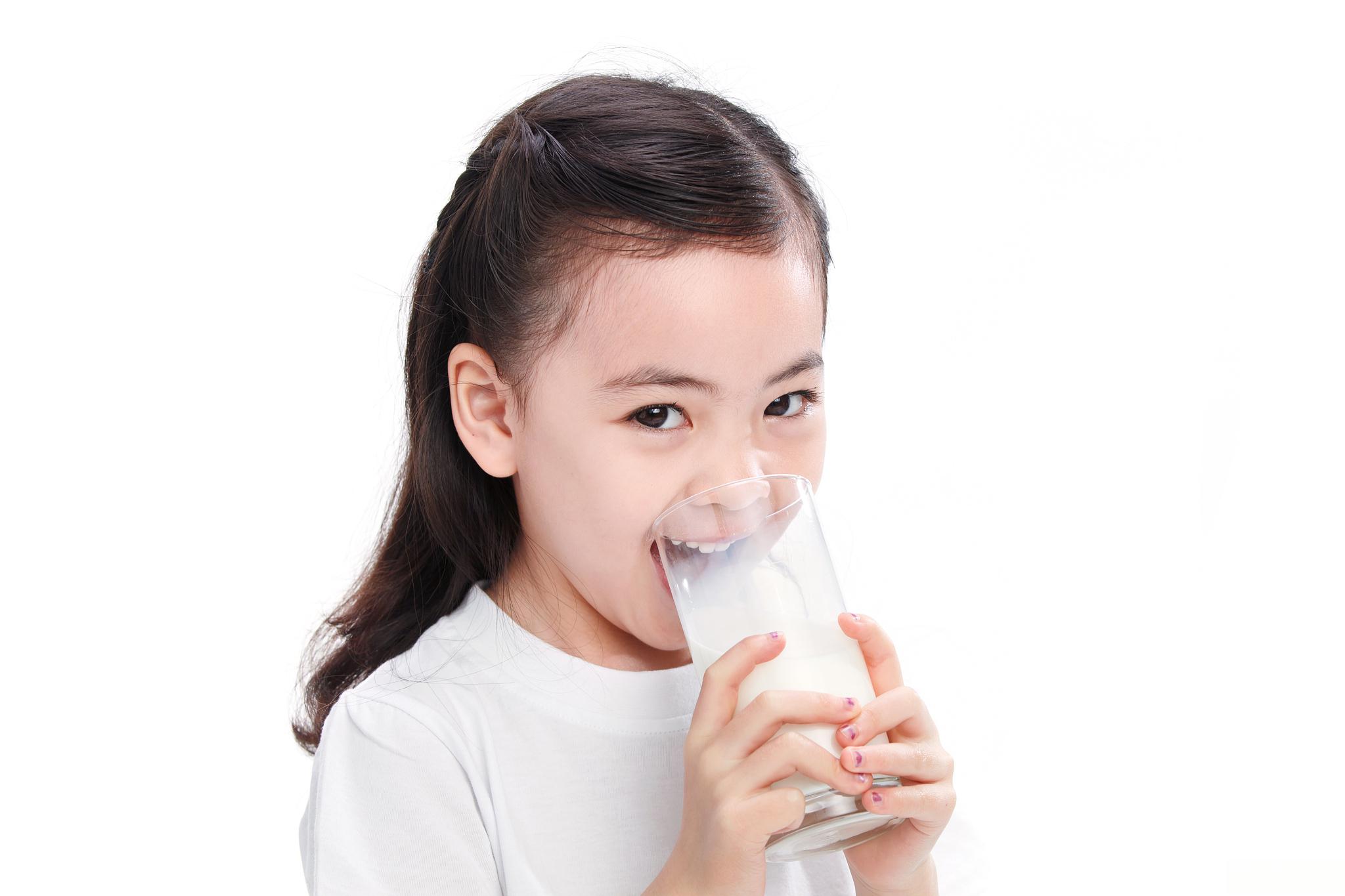 奶的奥秘 奶是孩子健康成长的必需品,但喝奶的时间也有大讲究.