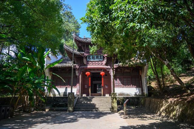 鸡鸣山寺图片