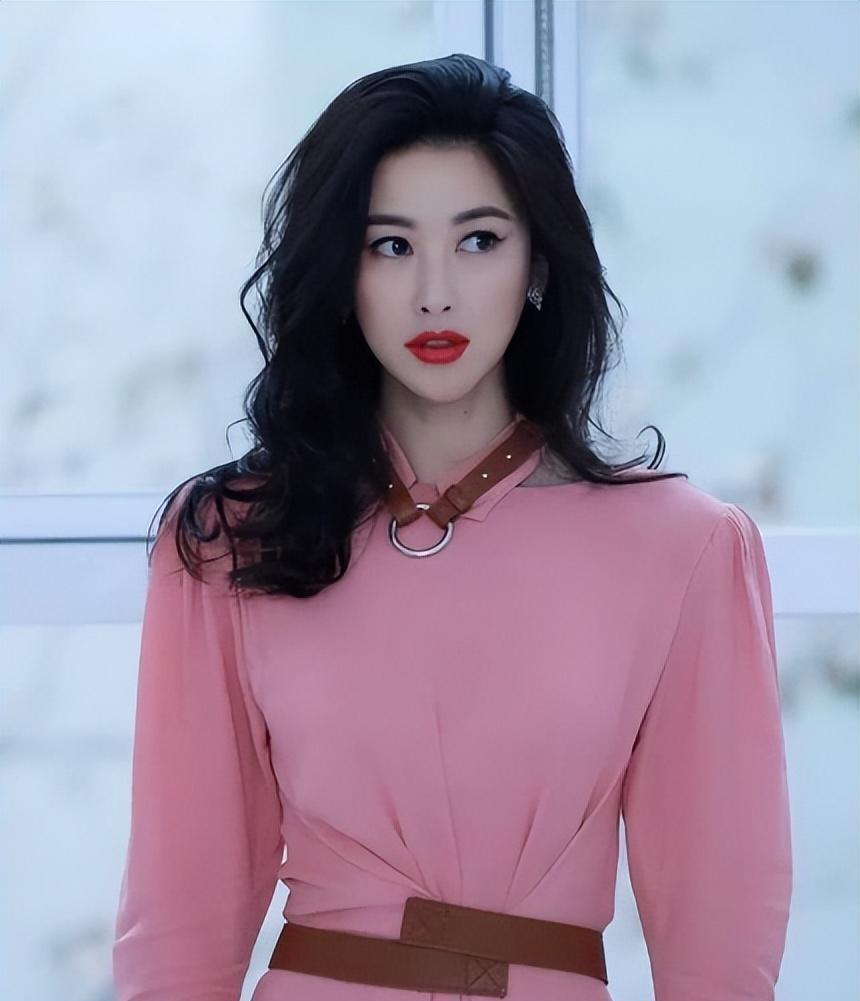 大器晚成的4位女星:她们如何打破娱乐圈的规则 在娱乐圈这个瞬息万变