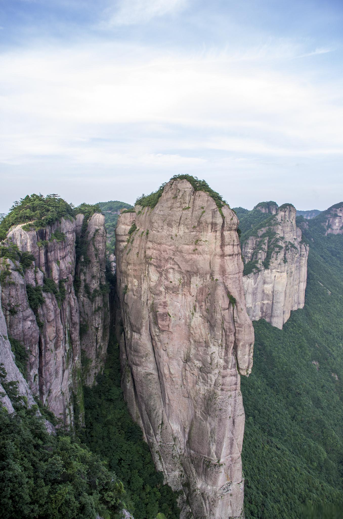 天台山 一处令人心驰神往的旅游胜地 天台山位于浙江省台州市