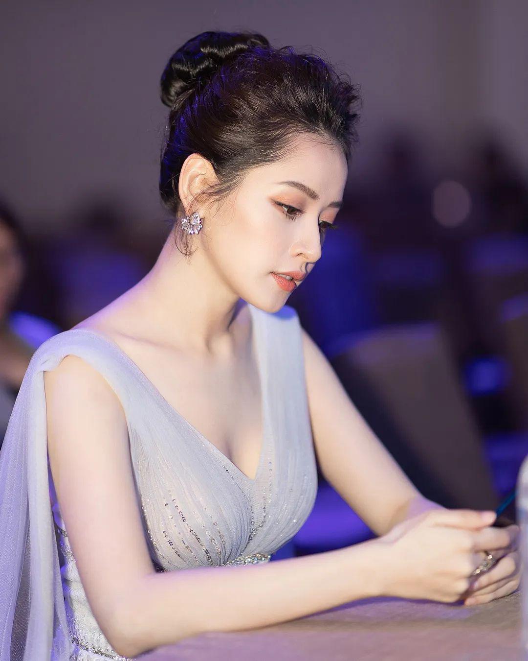 越南第一美女阮垂芝:从模特到影视的性感蜕变 阮垂芝,越南当红女星,被