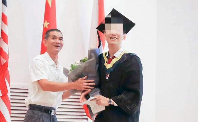 张岳:一个深爱儿子的父亲 2021年3月,埃默里大学的一位哲学专业学生张