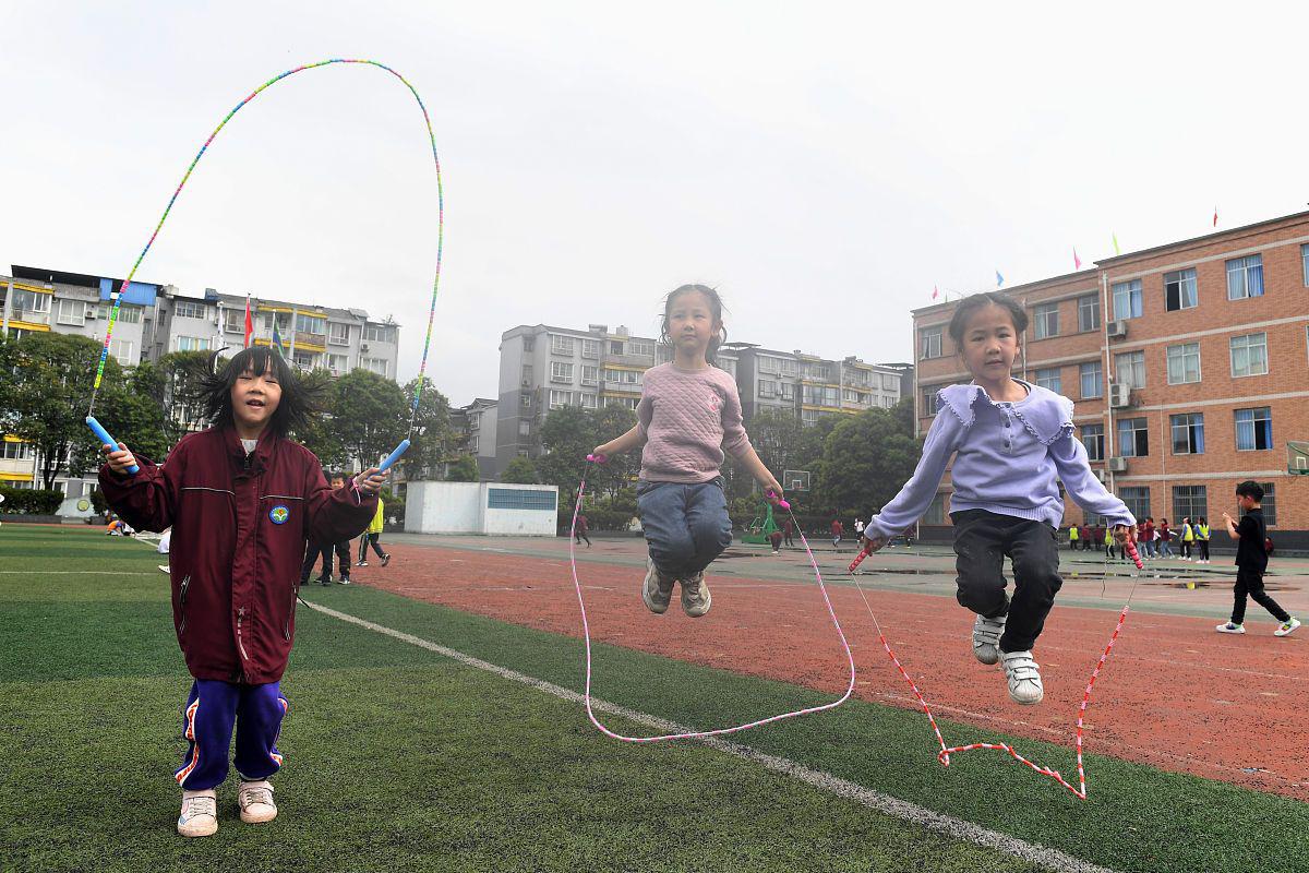 儿童学习跳绳的秘籍 跳绳是一项简单又有趣的运动