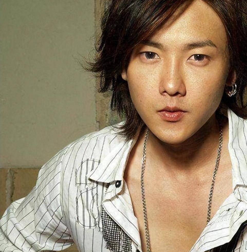 黄义达和唐嫣经纪人的婚姻 唐嫣经纪人纪如璟和歌手黄义达的结婚消息