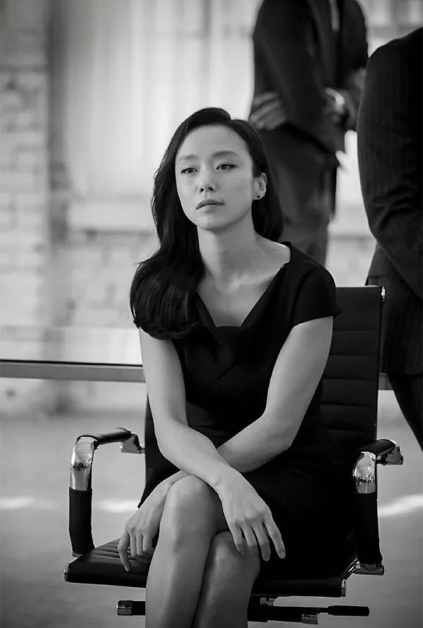 多部电视剧中都有精彩的表现,如《布拉格恋人》,《傲骨贤妻》,《人间