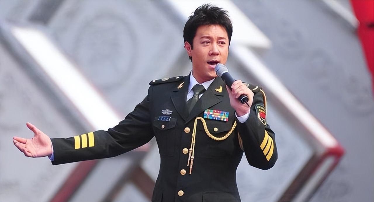 他23次登春晚舞台,如今儿子已成他的骄傲 蔡国庆,从事业男神到疼爱