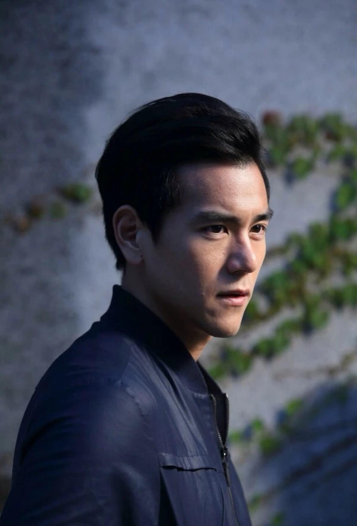 彭于晏婚姻观:职业发展与个人自由 彭于晏专注于职业发展,他的婚姻