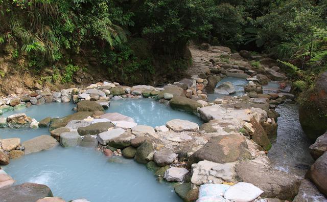 泰顺氡泉景区是一处令人向往的旅游胜地,这里以泉水奇景和自然风光