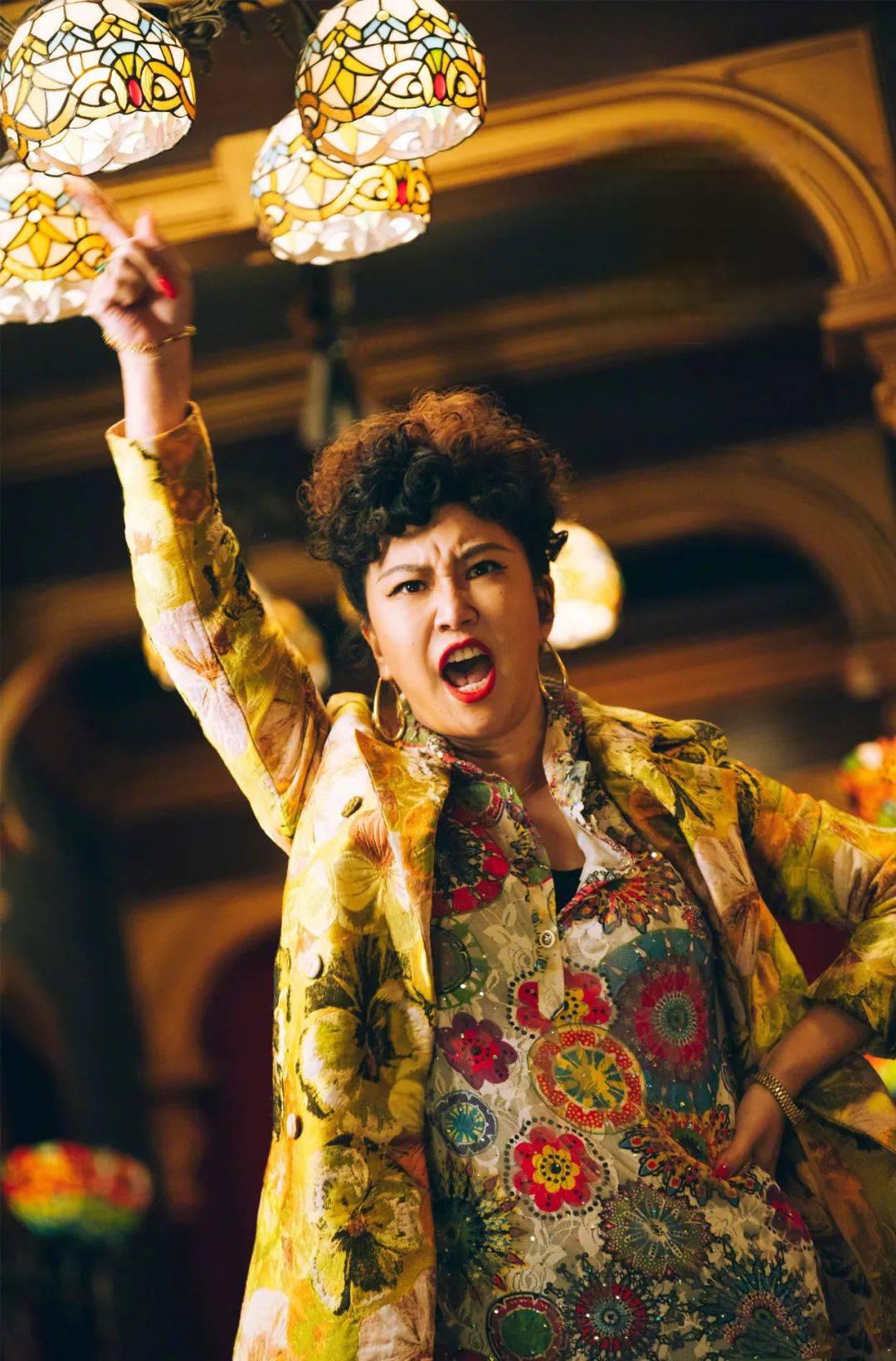 范湉湉:演艺路上的坚持与努力 范湉湉,这位并非科班出身的女演员,用