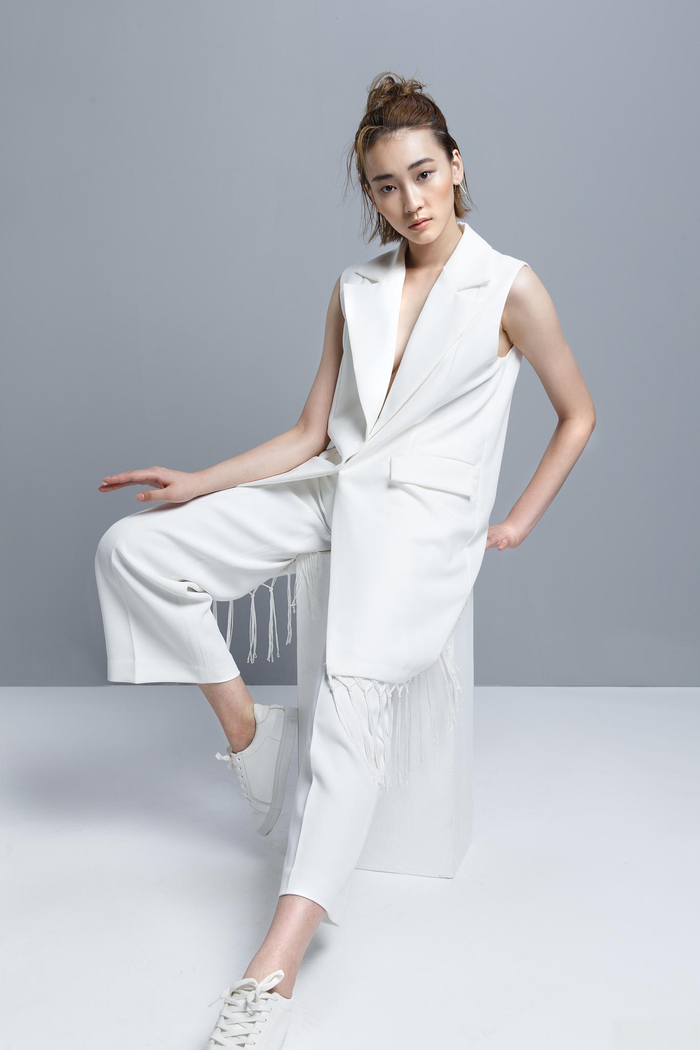 大连出生的女明星 大连这座美丽的海滨城市培育了许多出色的人才,其中