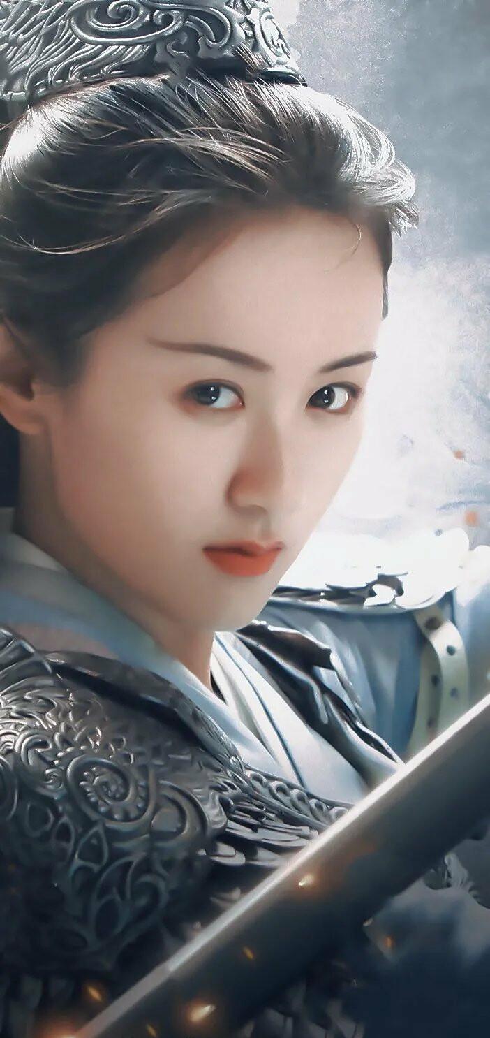 《琉璃》:虐心情感 初相识时,褚璇玑就宛若一个懵懂孩童,六识残缺,不