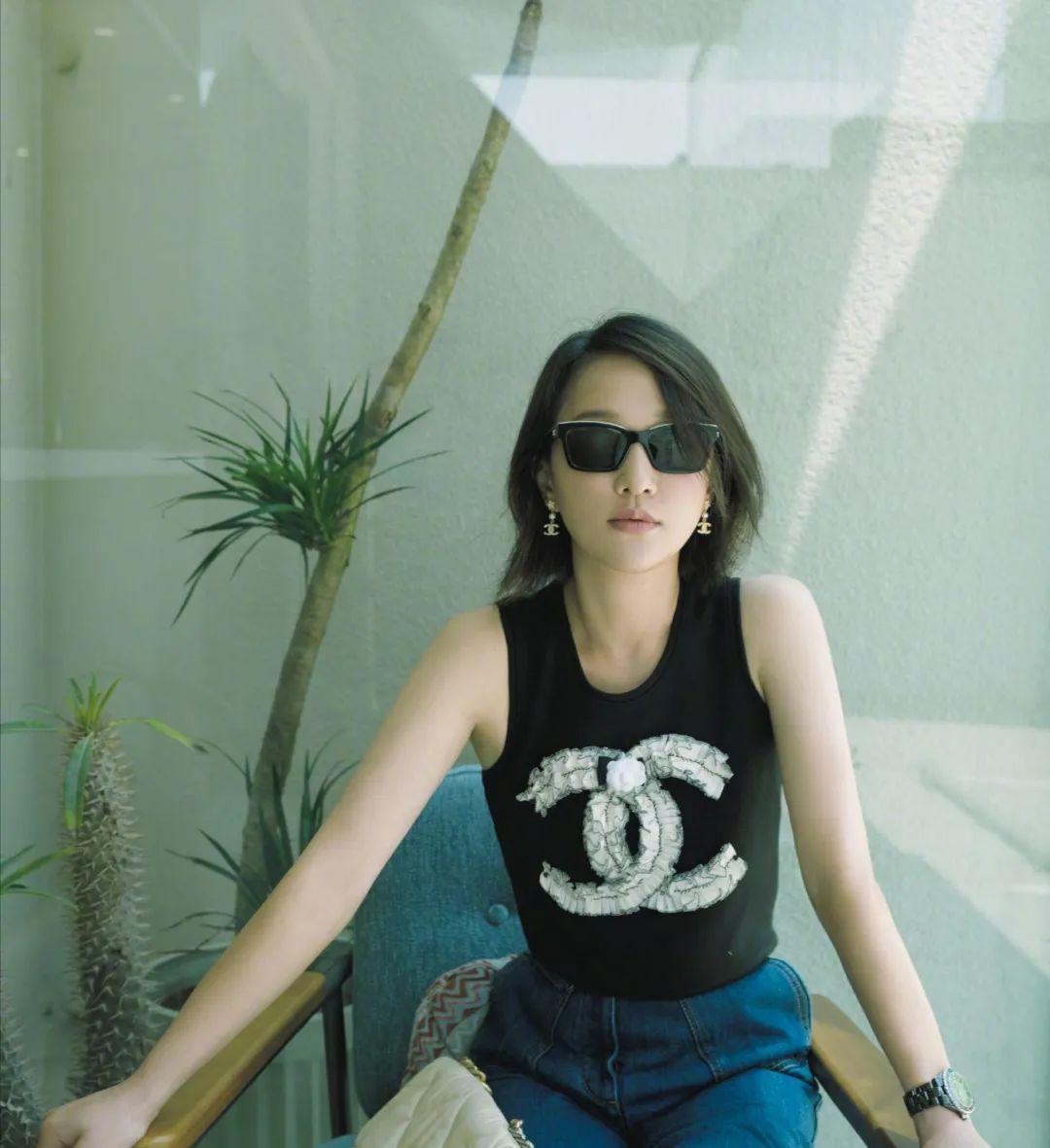 周迅:潮流穿搭的魅力与女性力量的展现 周迅的穿搭风格不仅展现了她的