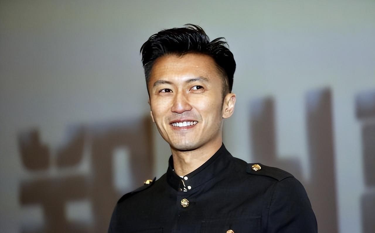 谢霆锋,王菲与张柏芝:娱乐圈中不为人知的故事 谢霆锋在2001年的一个