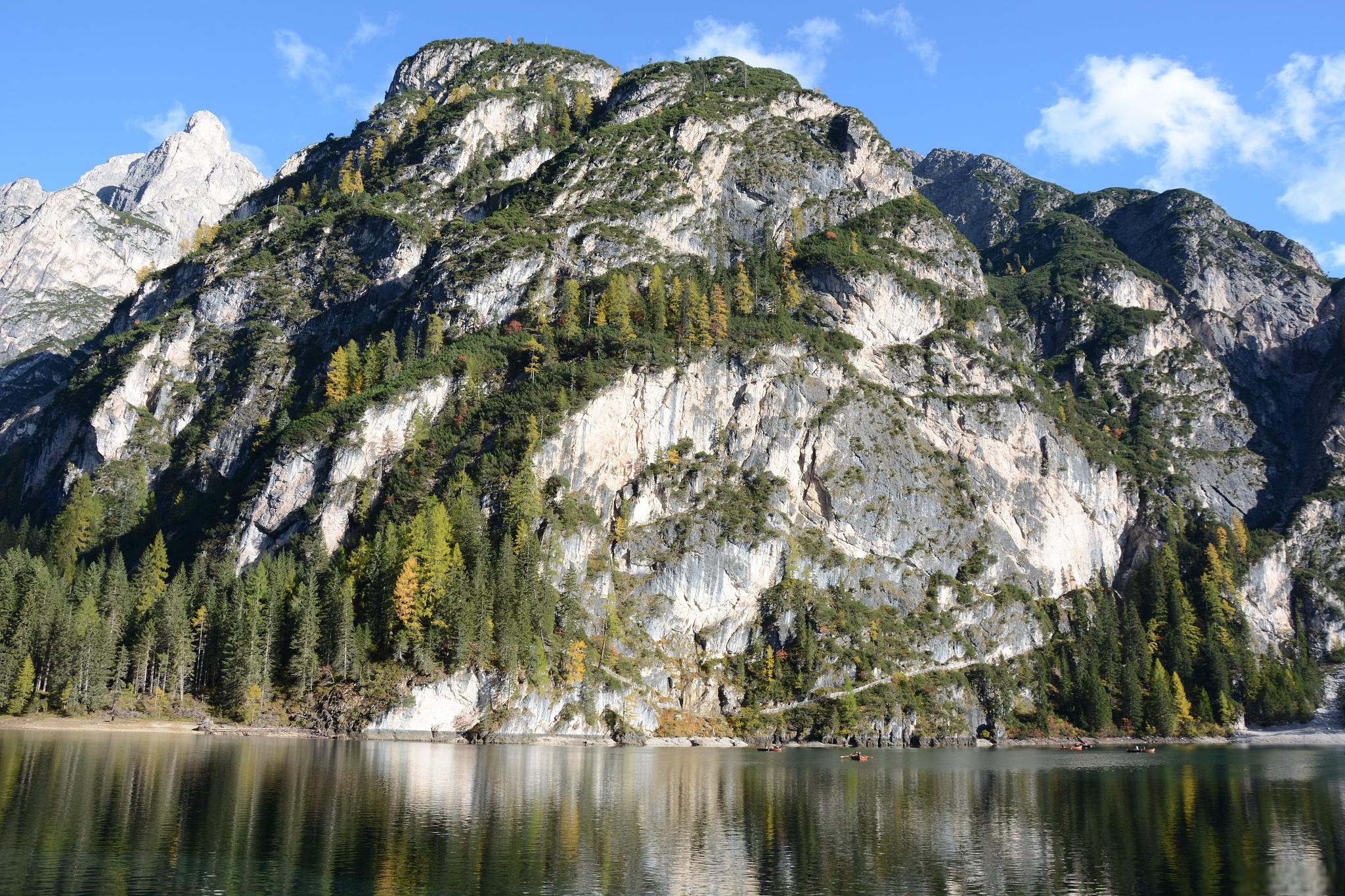 祖国河山,无尽之美:壮丽与深邃的完美融合 祖国的河山,是自然的壮丽与