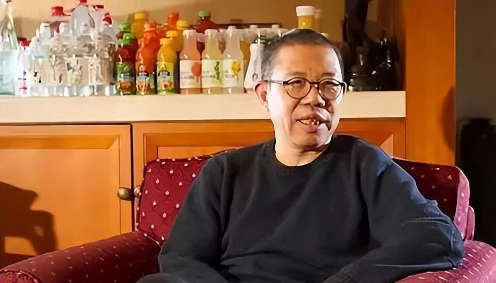 从法律角度看钟睒睒首富之路:创新,冒险与法律合规的交织 钟睒睒凭借