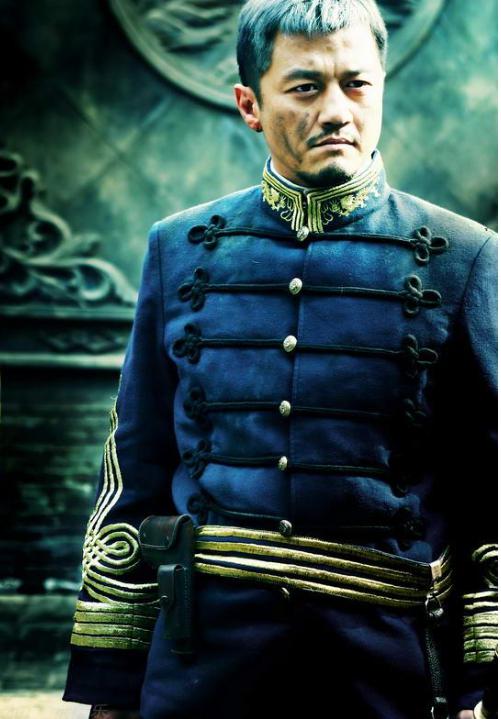 《关中枪声》芷芳失清白之夜:风雨交加中的悲剧与挣扎 电视剧《关中