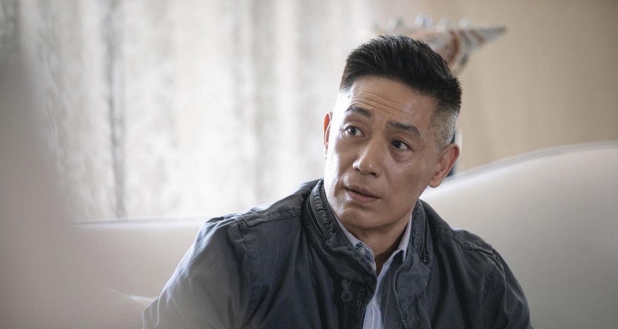 老戏骨石凉:演技精湛 石凉在电视剧《暴风眼》中的表现备受观众好评