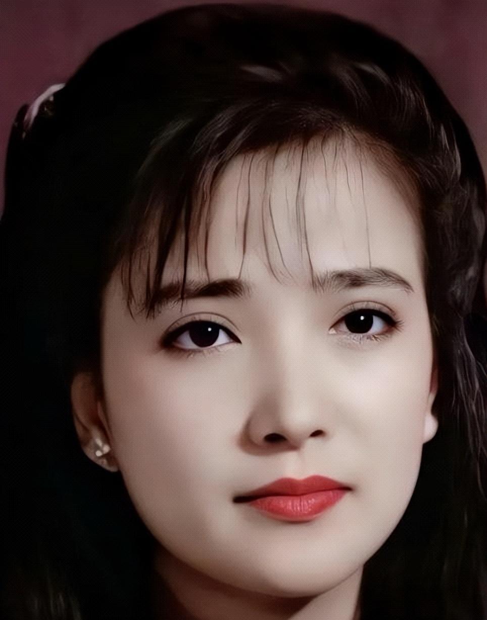 何晴:历经坎坷,终获幸福的演员人生 何晴,这位曾演绎四大名著的女演员