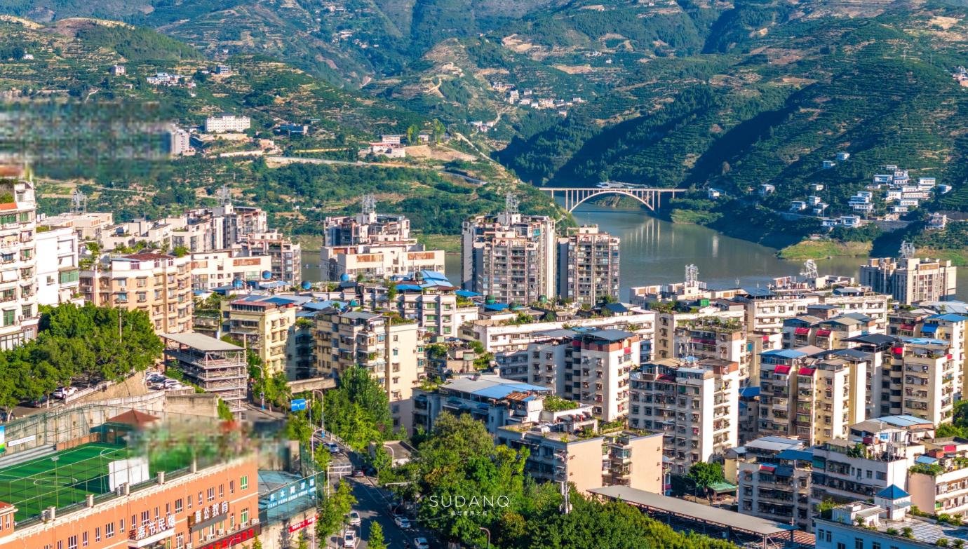 奉节县城:三峡大坝搬迁后的旅游胜地 三峡大坝的建设,让奉节县城的