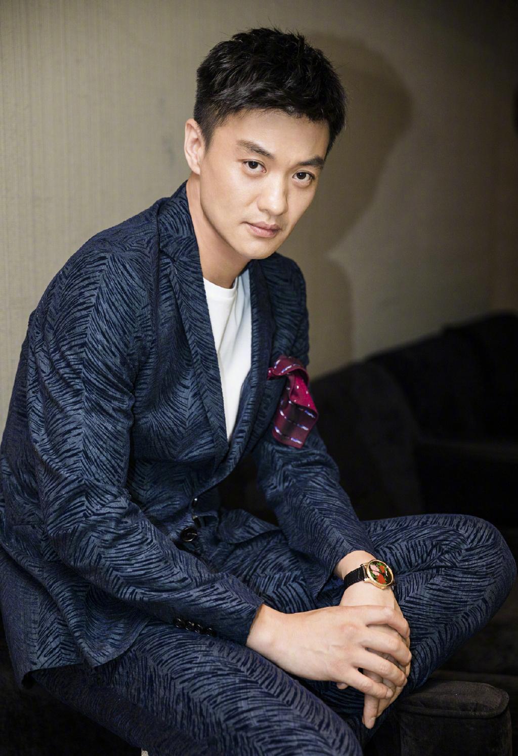 娱乐圈应坚持专业工作态度:周一围开除绯闻女助理 周一围开除传绯闻女