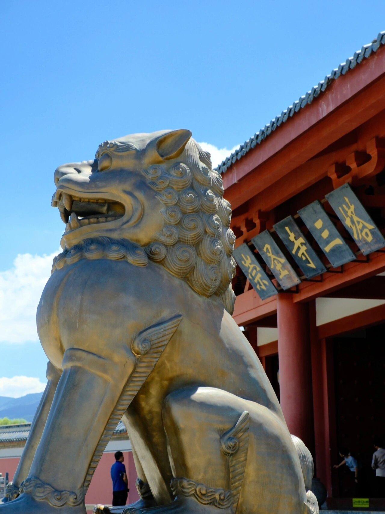 崇圣寺三塔:大理古城的明珠 崇圣寺三塔,藏于大理古城一角,是大理古城