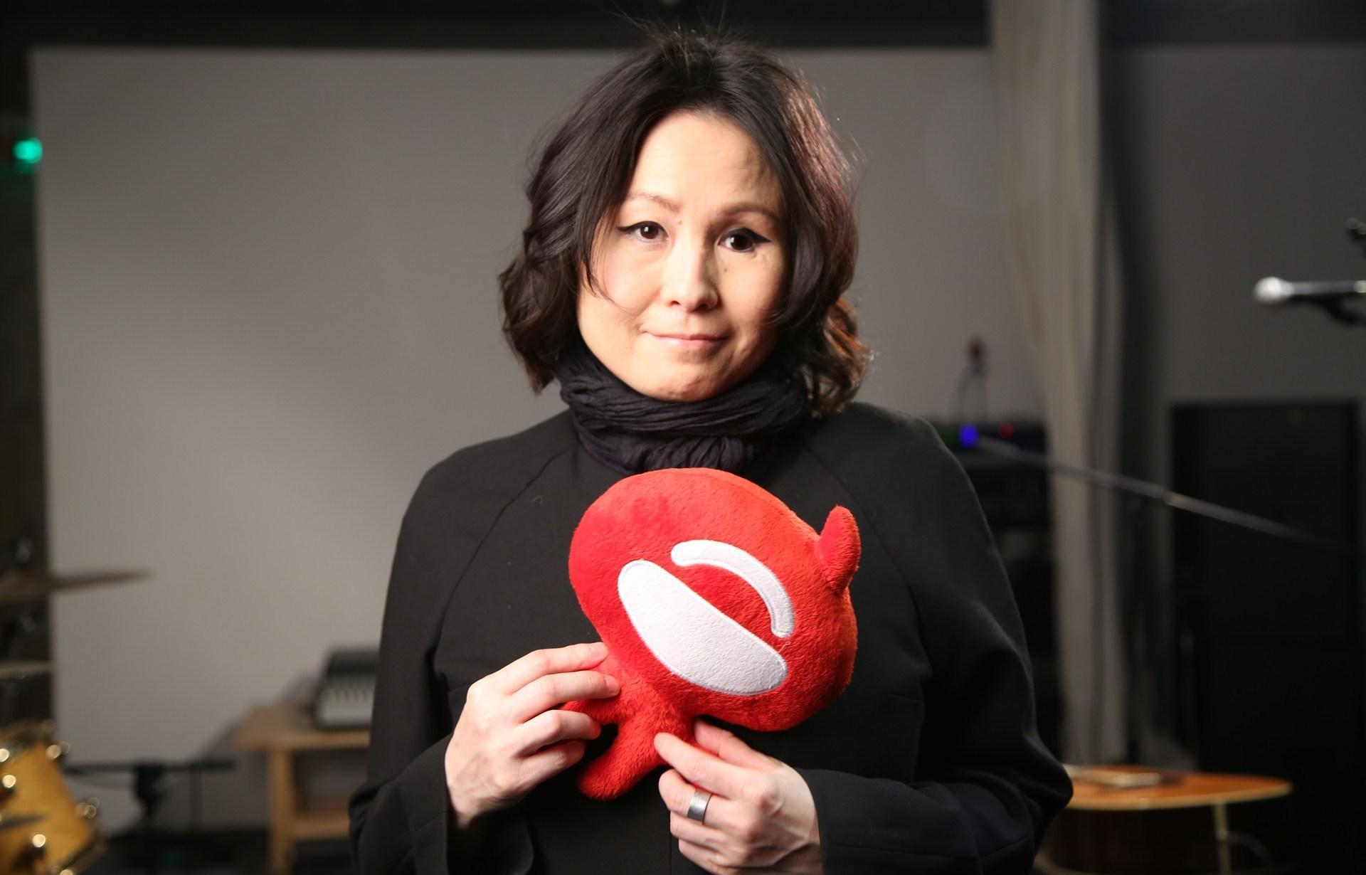 摇滚女王罗琦:复出之路 罗琦的人生经历充满了曲折和坎坷,她从小就