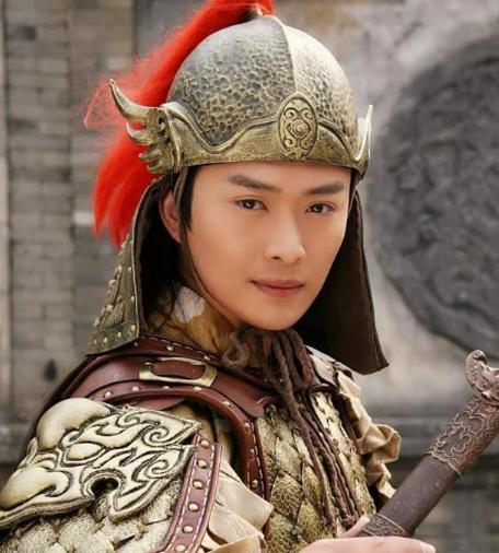 黄海冰:从古装王子到家庭美满的转变 黄海冰,这位被誉为"古装王子"的