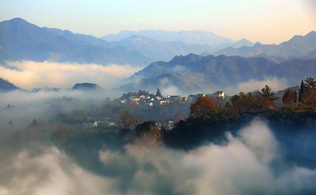 安徽歙县云海村落——石潭村,宛如仙境 石潭村是安徽歙县的一个古老