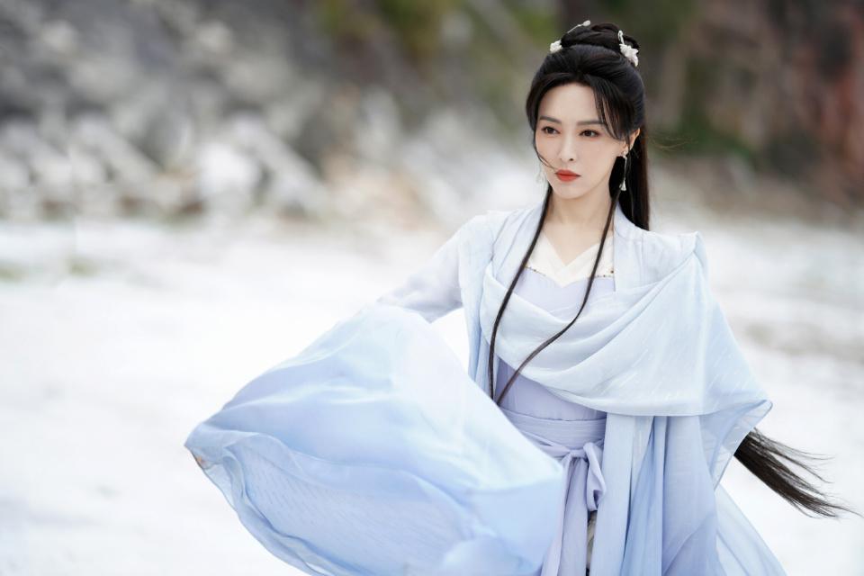 《繁花》:唐嫣的"实火" 王家卫执导的电视剧《繁花》热度破30000,唐嫣