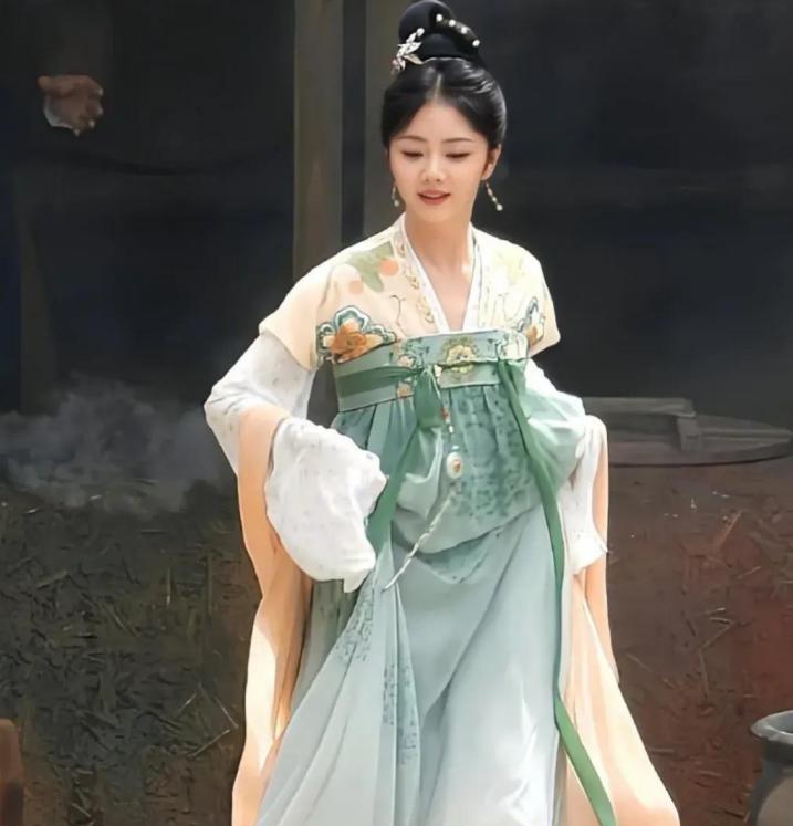 三部唐朝电视剧女主角形象 三部唐朝电视剧中,杨紫,谭松韵,田曦薇饰演