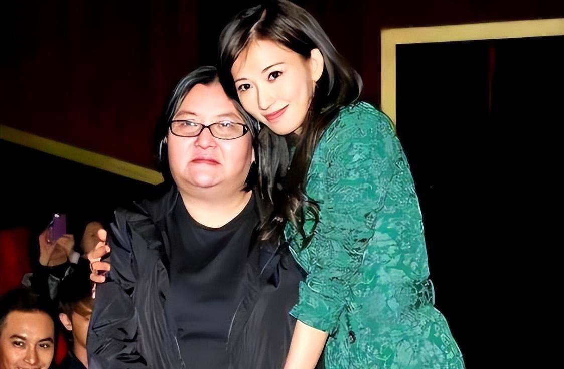 女教父的传奇人生 邱黎宽是台湾娱乐圈的女强人,一手捧红那英和王菲