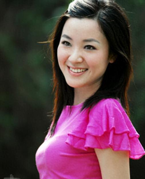 中央二台财经频道女主持人(中央二台财经频道主持人高博)