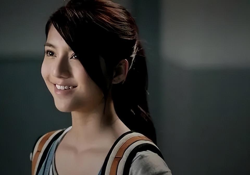 吴千语的爱情与事业:从《开心魔法》到简单婚礼的坎坷之路 在娱乐圈的