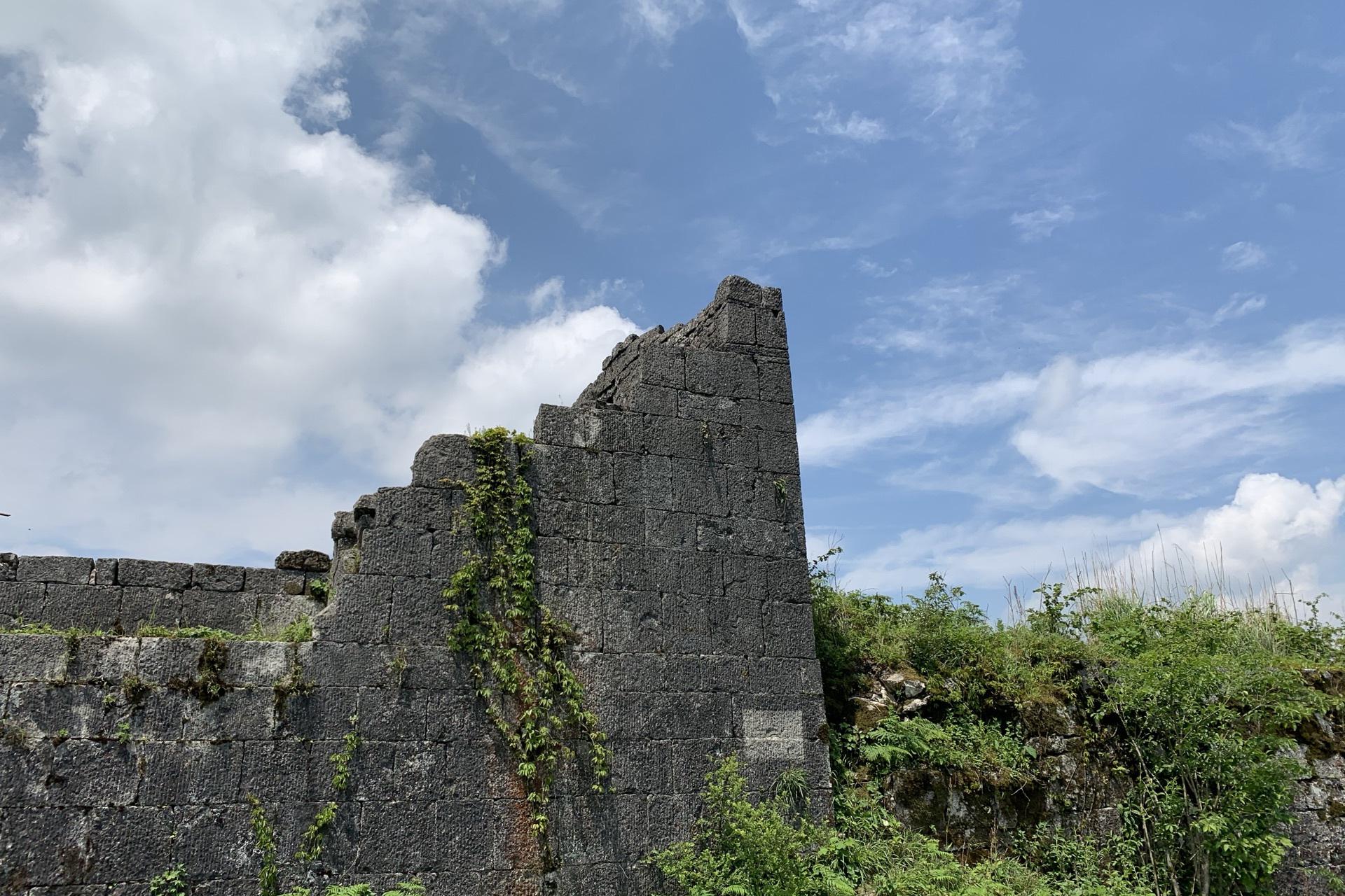 阳宝山:历史遗迹与自然风光的完美结合 阳宝山,贵州佛教名山的璀璨
