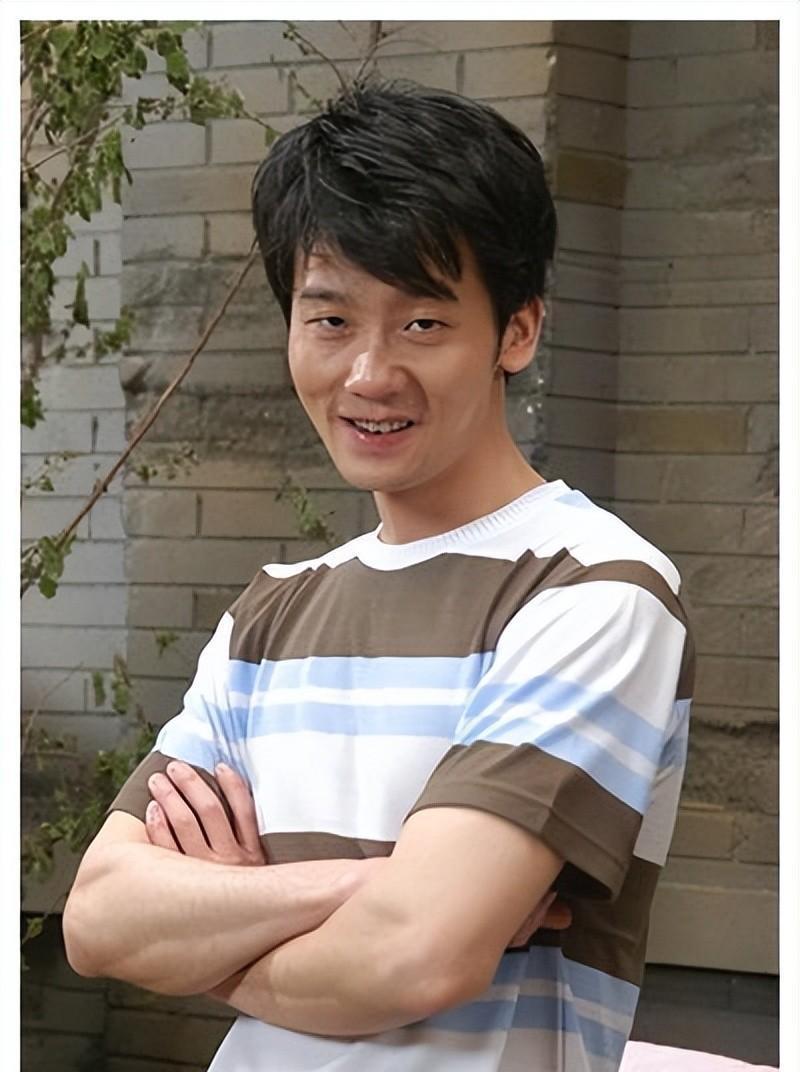 陈创:演艺圈中的"哮天犬",坚守初心,砥砺前行 陈创,这位在演艺圈中被