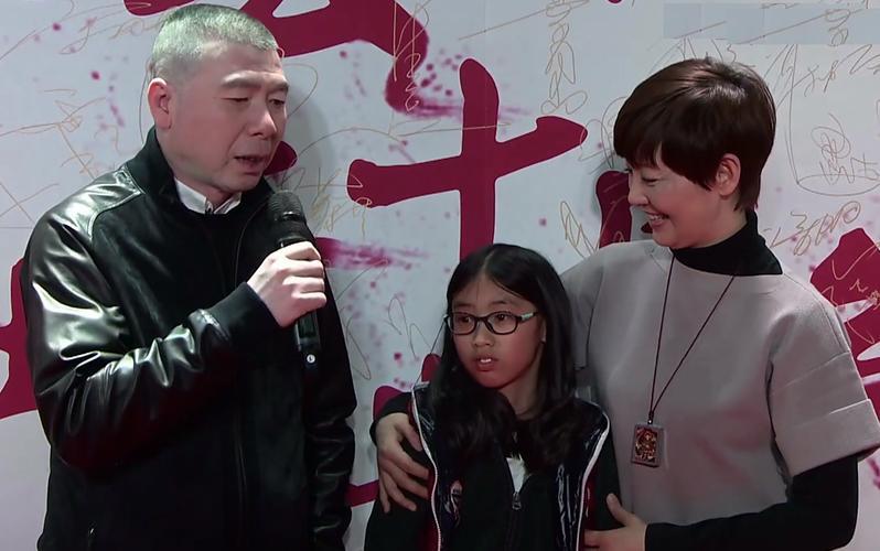冯小刚徐帆养女朵朵:内秀自信的文艺少女 冯小刚和徐帆的养女朵朵,穿
