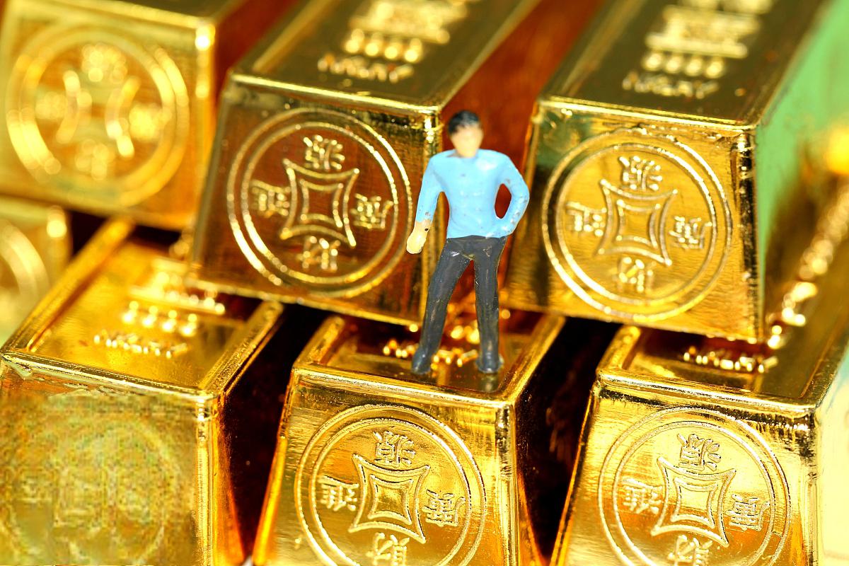 两类资金互相拉扯，别把长期叙事拿来做短线示意图