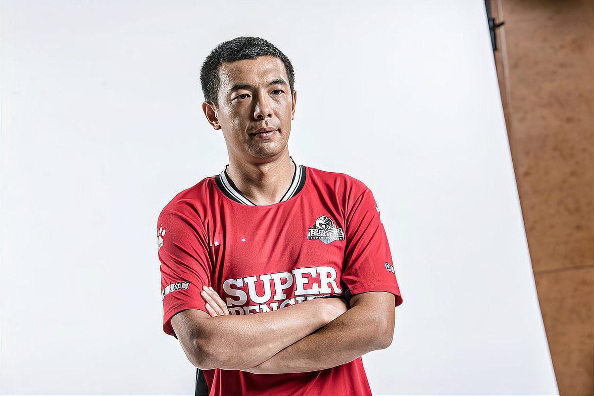 前国脚徐亮诈伤事件:国足征召的法理困境与个体选择 作为前国脚,徐亮