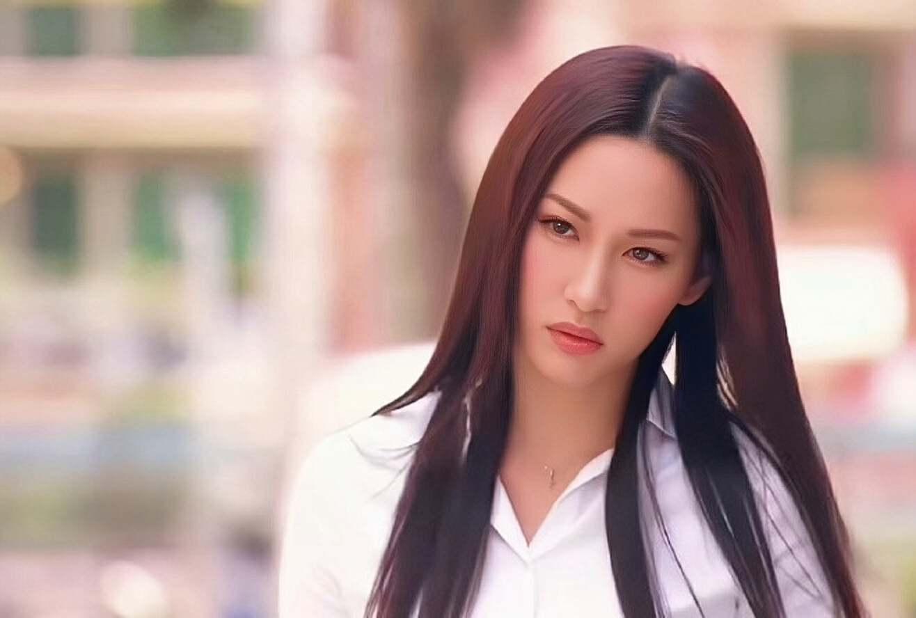 徐子珊:回归娱乐圈,追寻真实与自由 在2019年,香港才貌双全的演员