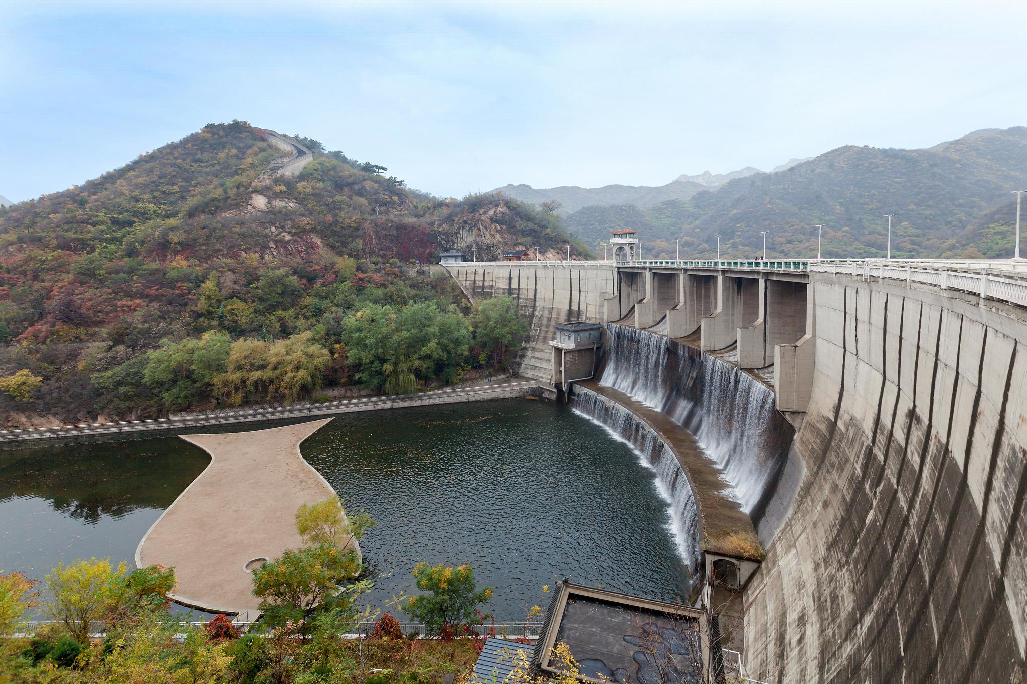 潘家口水库:大自然的馈赠 潘家口水库位于河北省宽城县,是一片大自然