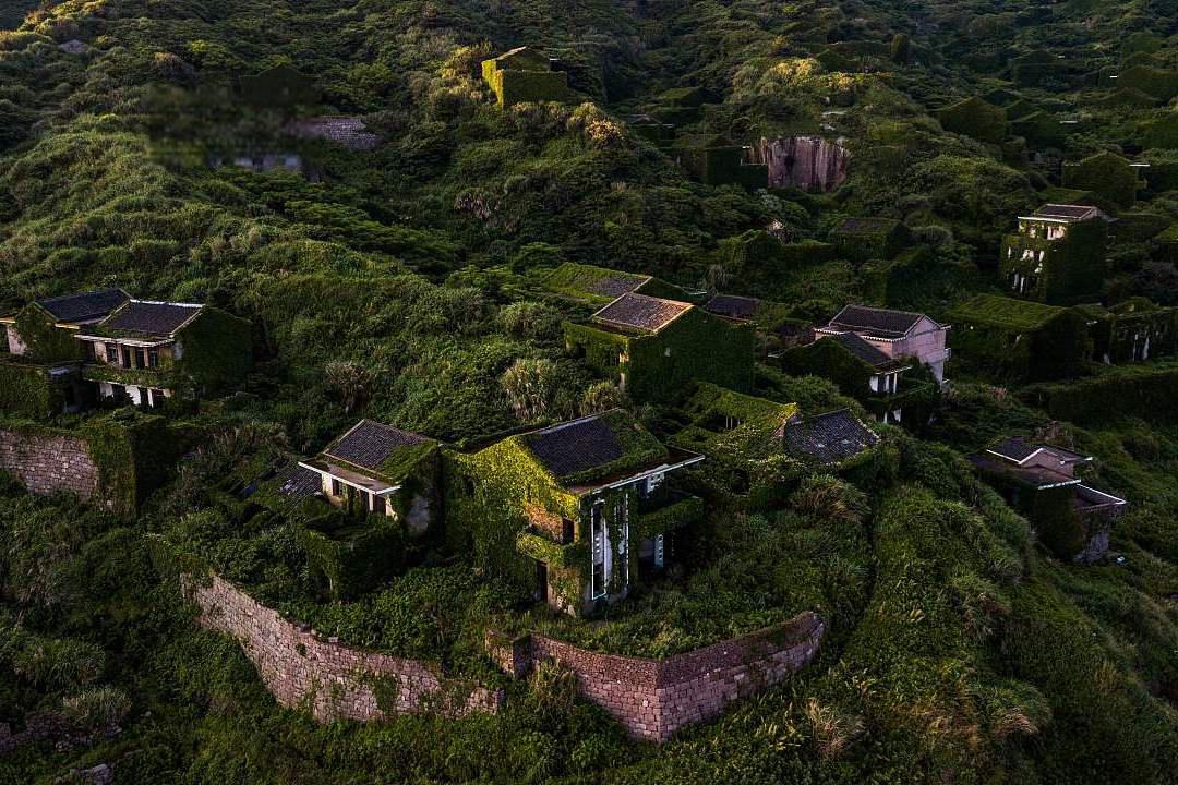 七里坪:眉山市洪雅县的隐世仙境 七里坪,位于眉山市洪雅县,是一处山清