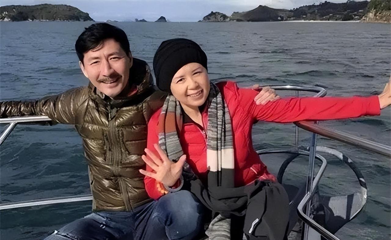 张子健前妻李婷葬礼 张子健的前妻李婷在他去世前一直期盼他的归来,她