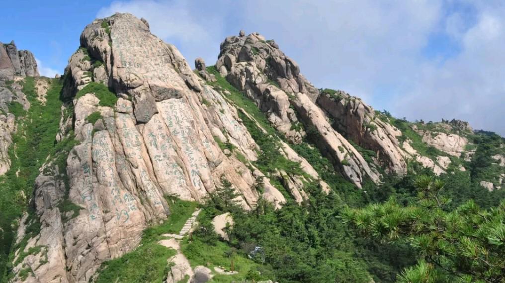 青岛珠山风景区:大自然的杰作 青岛珠山风景区位于青岛市西海岸新区