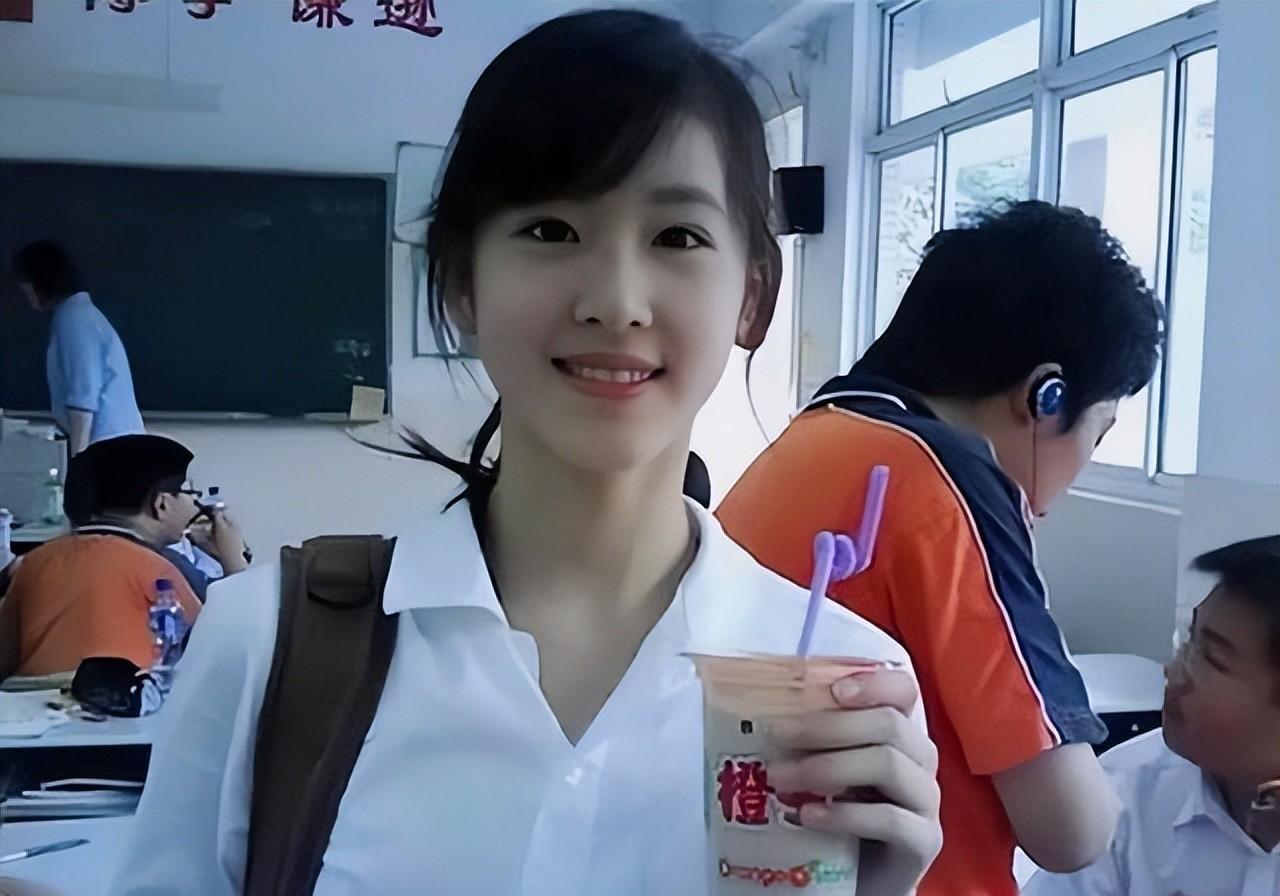 陈都灵与章泽天:同脸不同命的娱乐市场探索 陈都灵和章泽天,两位30岁