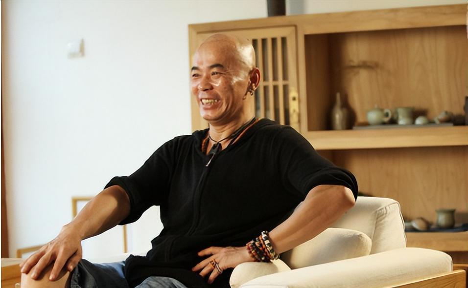 熊欣欣:李连杰御用替身 熊欣欣,曾多次荣获武术冠军,是李连杰御用替身