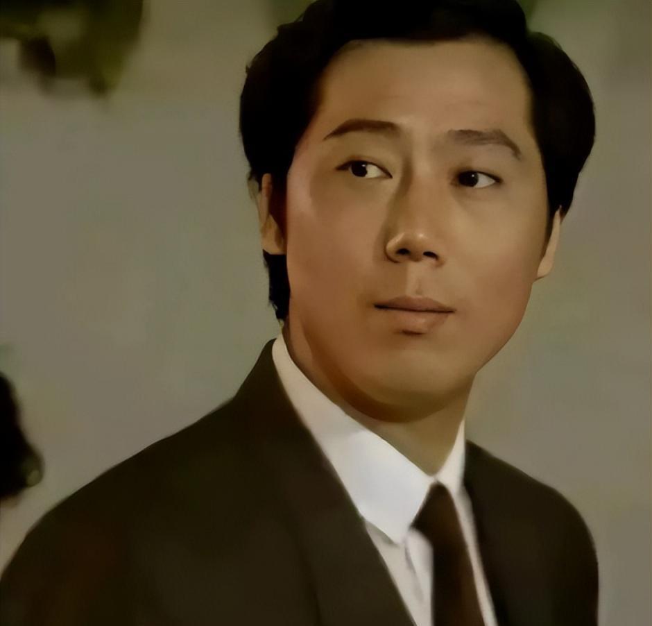 李诚儒与史依弘的情感纠葛:深度解读背后的婚姻启示 近期,电视剧