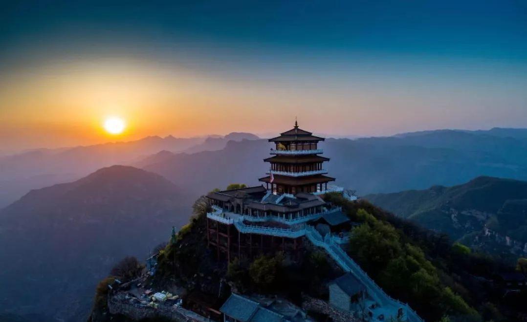 河南王屋山:一处令人心驰神往的旅游胜地 河南王屋山,位于济源市王屋